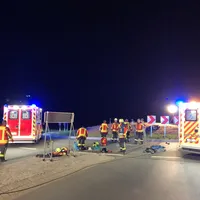 2022-05-22_verkehrsunfall-motorrad_kreisverkehr_st2665_kemnath_ff-kem_1.jpg