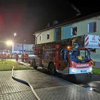 2022-10-02_brand-zimmer_speichersdorf_stettiner-str_ff-kem_2.jpg